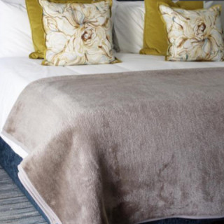 Amazing Deals on Top Picks Belfiore Hotel Blankets